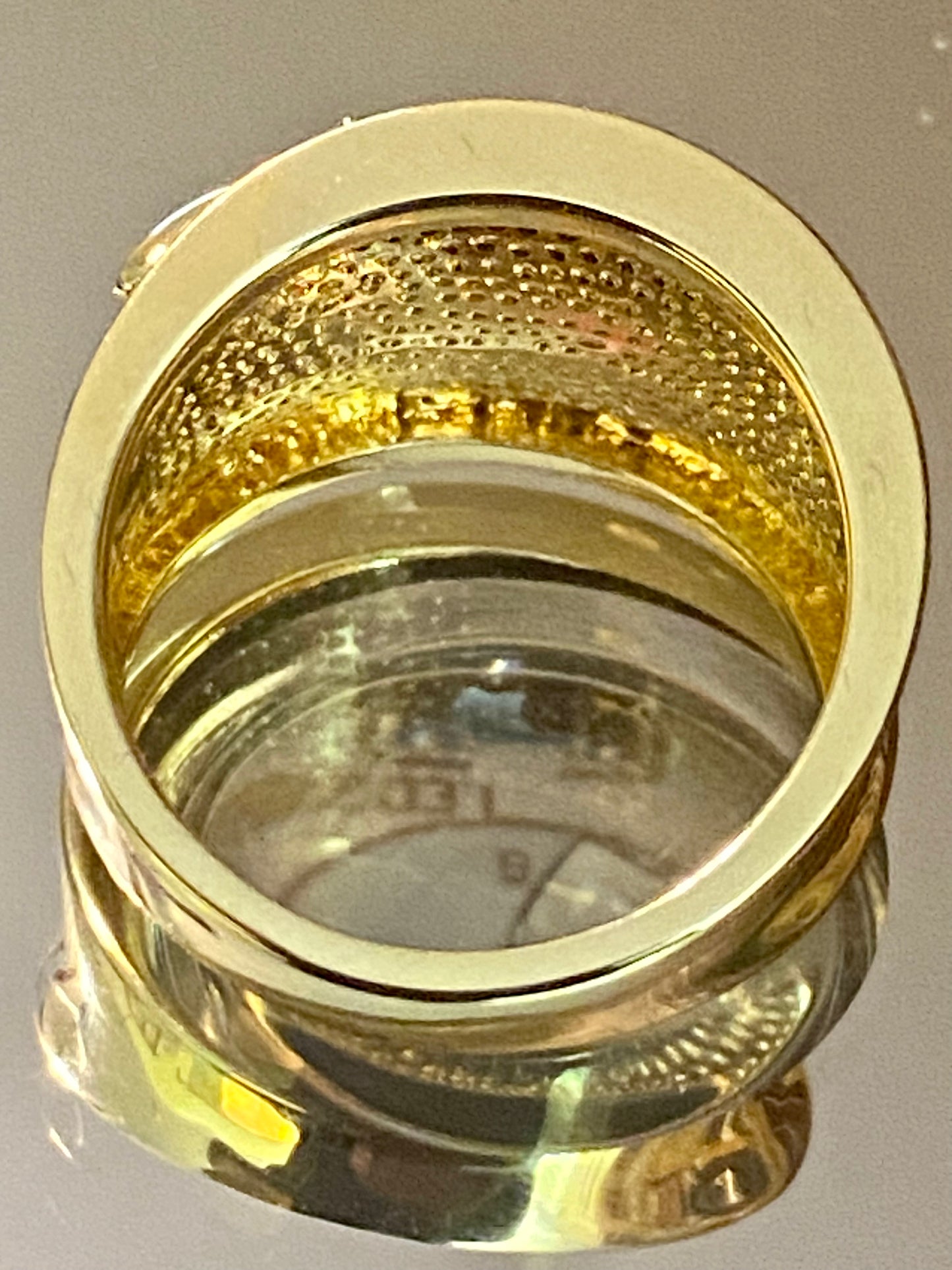 Ladies Leaf Style Motif Ring!