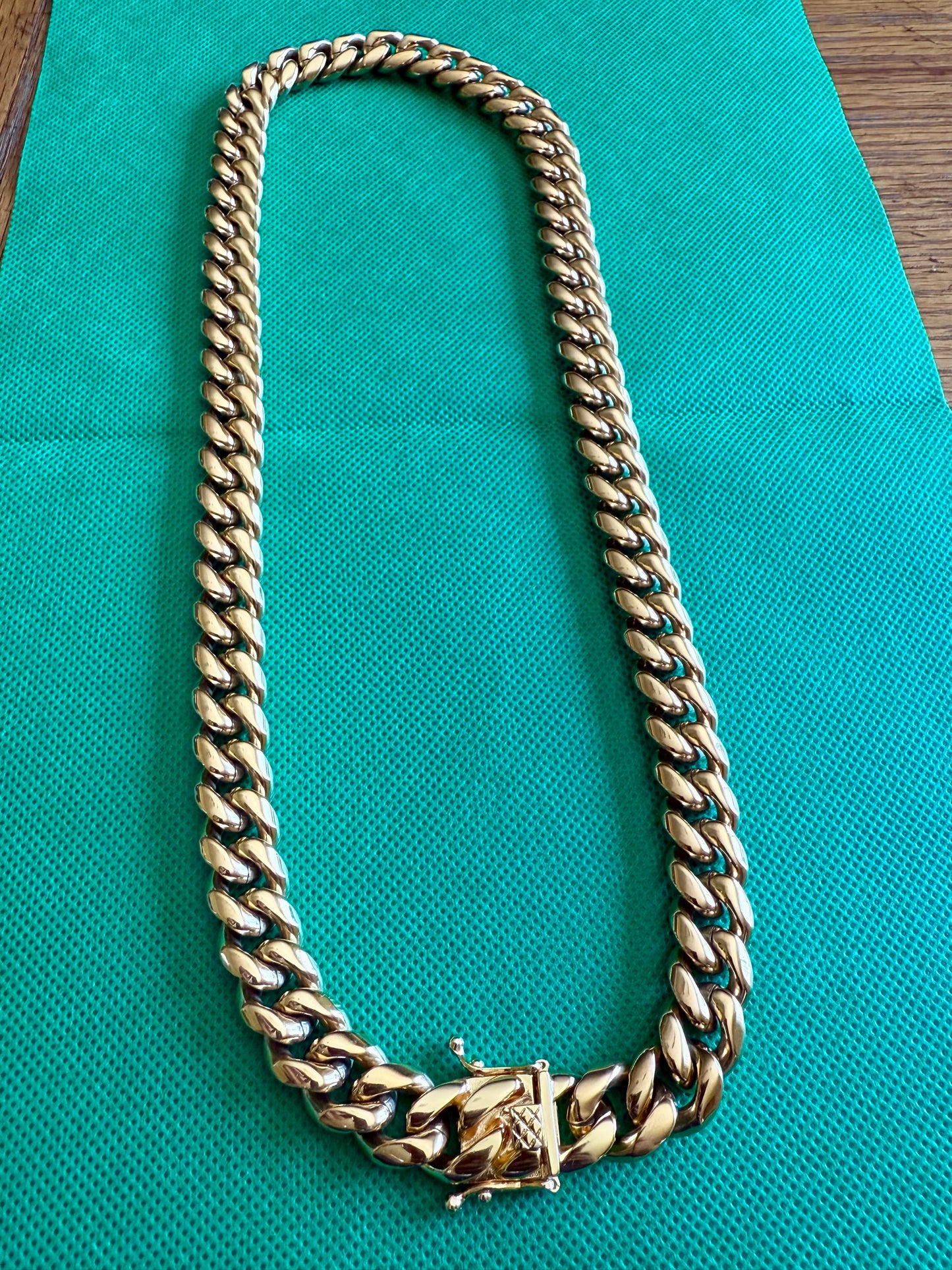 Cuban Link Chain Necklace!