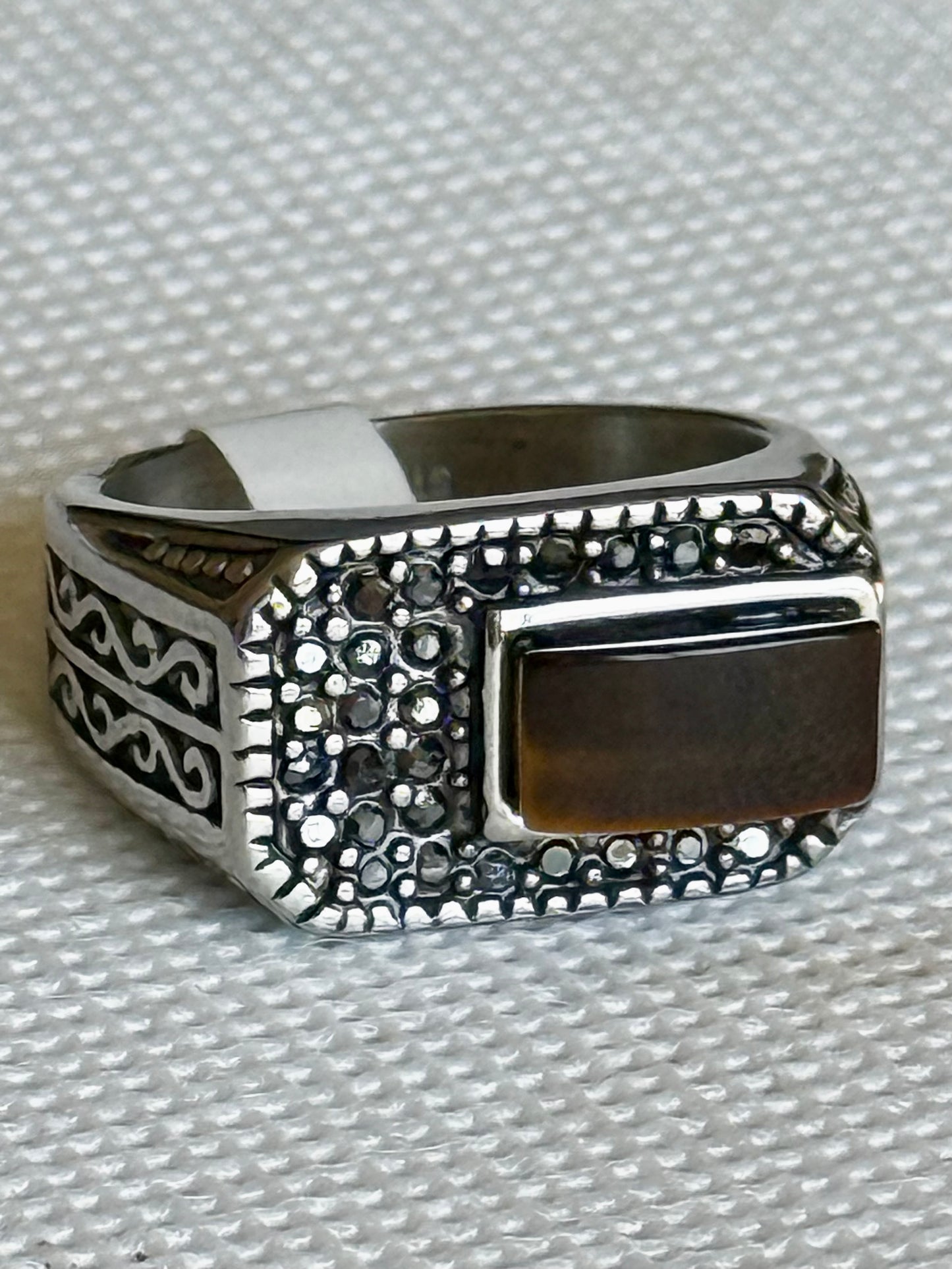 Men’s Tiger’s Eye Ring! 9