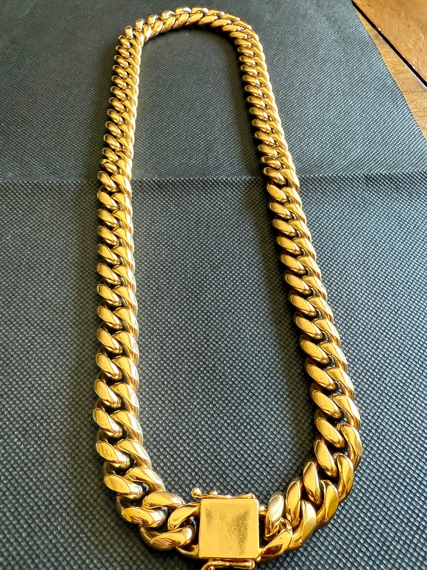 Cuban Link Chain Necklace!
