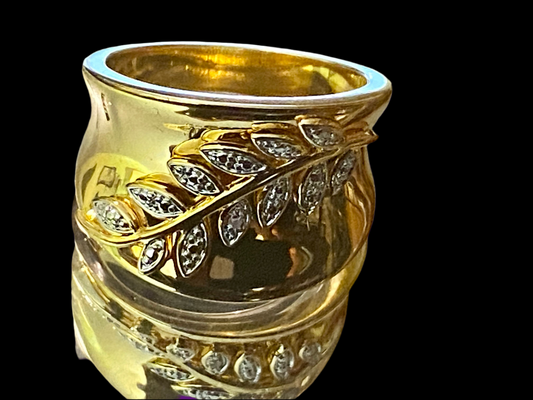 Ladies Leaf Style Motif Ring!