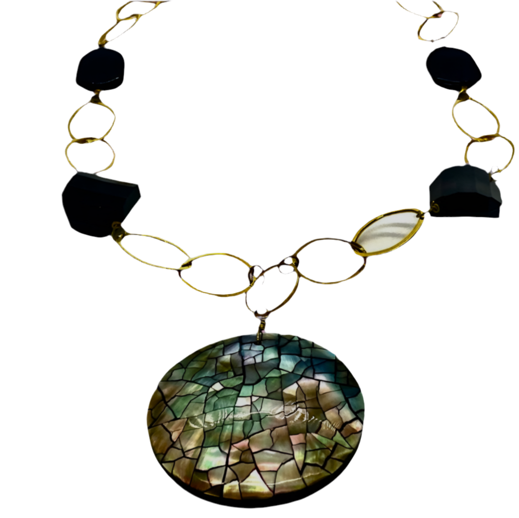 Elegant Ladies Necklace!!