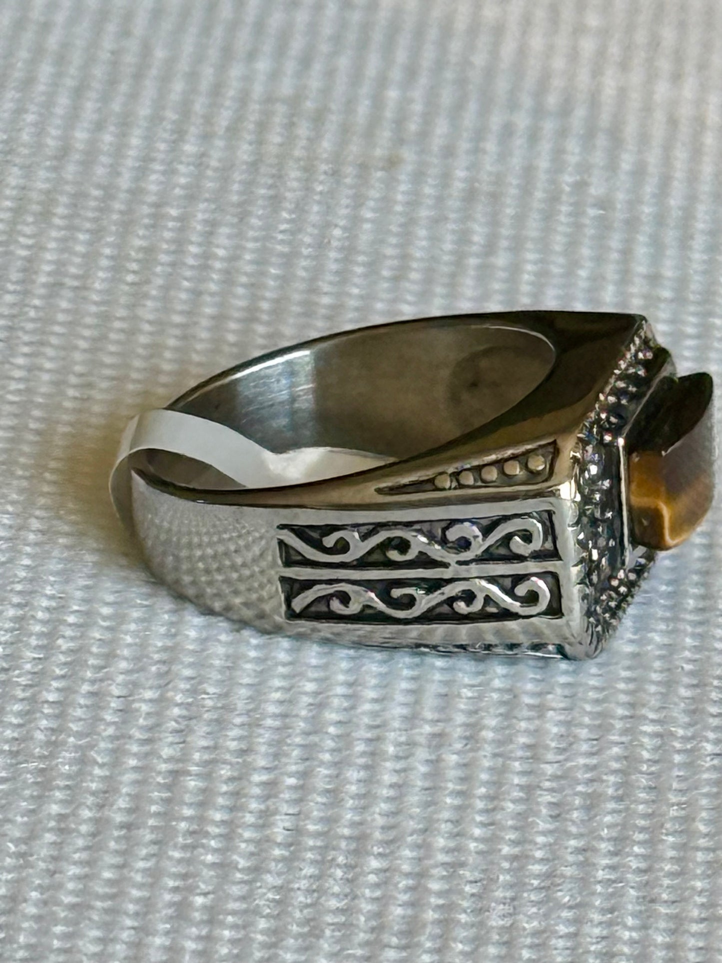 Men’s Tiger’s Eye Ring! 9