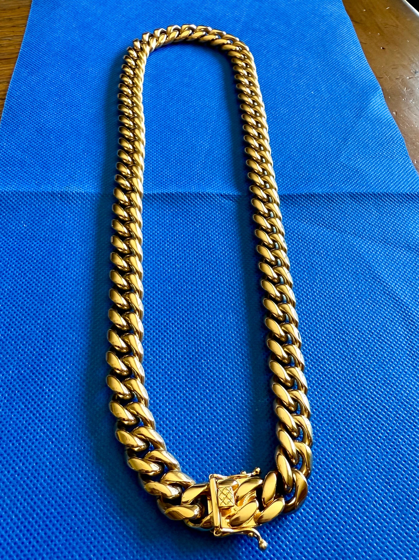 Cuban Link Chain Necklace!