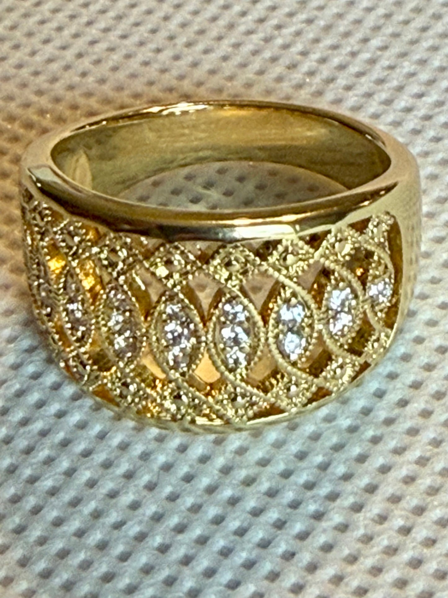 Ladies Open Band Ring! 8-9
