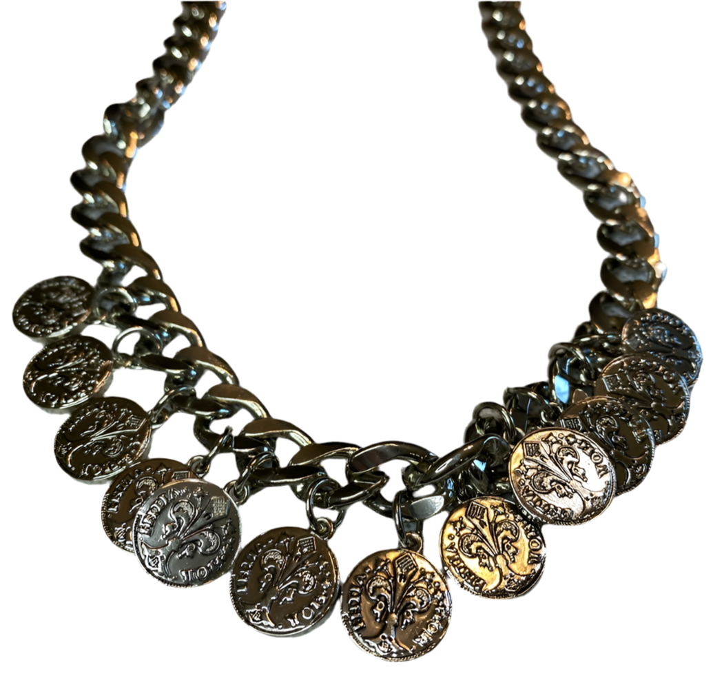 Silver Plated Pendant Necklace!