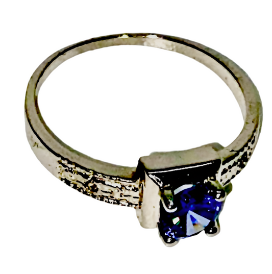 Tanzanite And Diamond Ring! 7