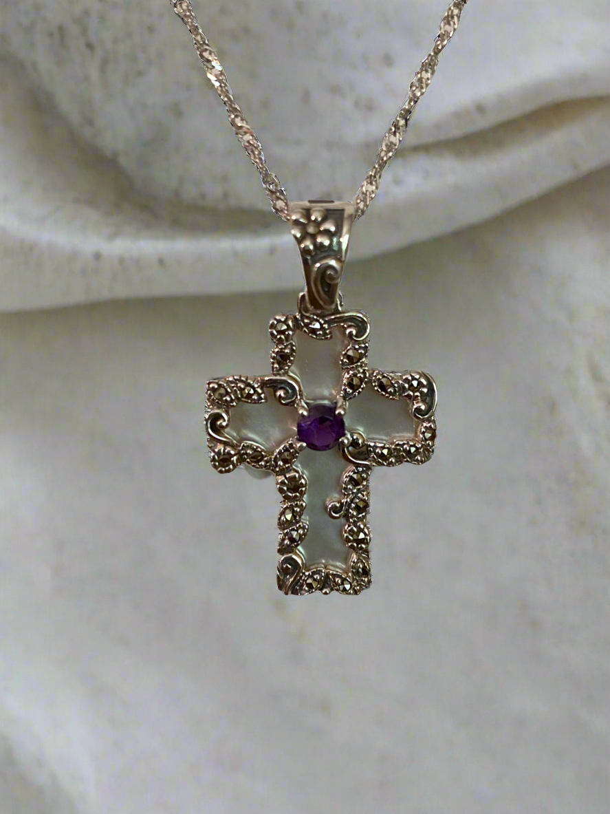 Silver Cross Pendant Necklace!