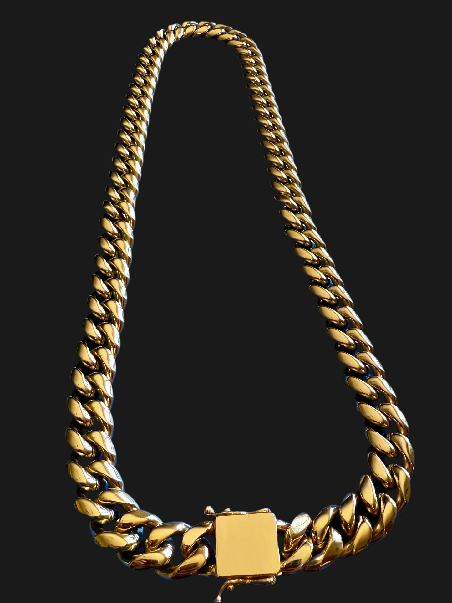 Cuban Link Chain Necklace!