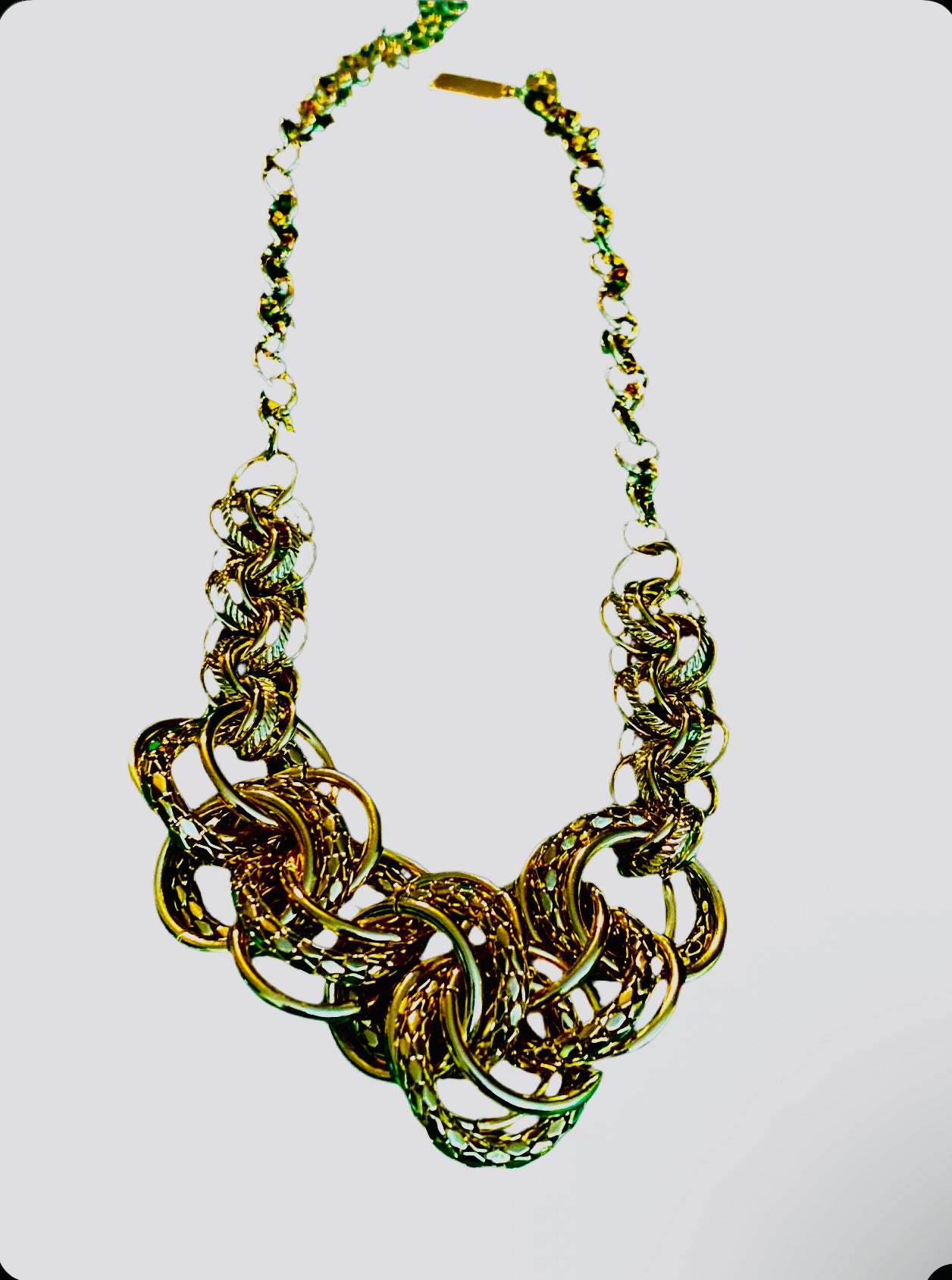 Gold Toned Textured Link Necklace!