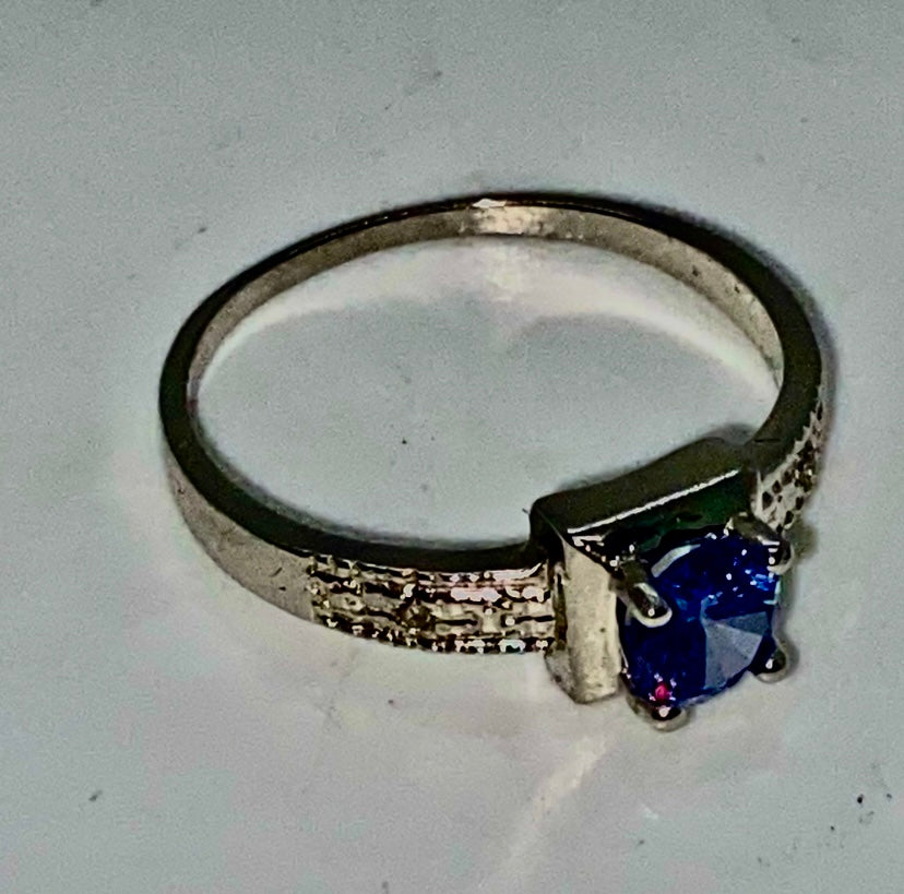 Tanzanite And Diamond Ring! 7