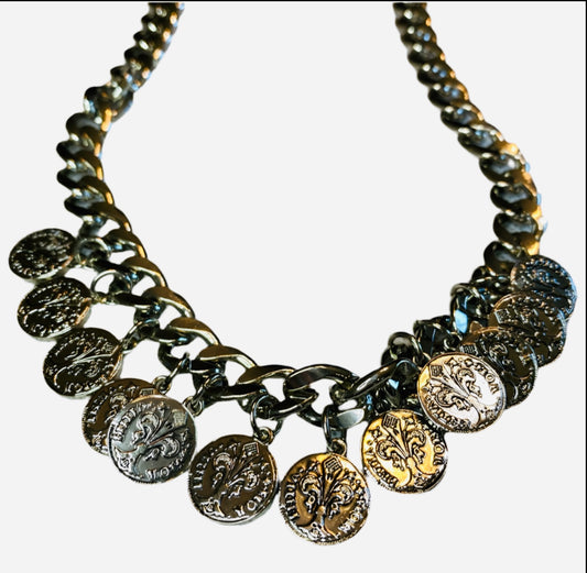 Silver Plated Pendant Necklace!