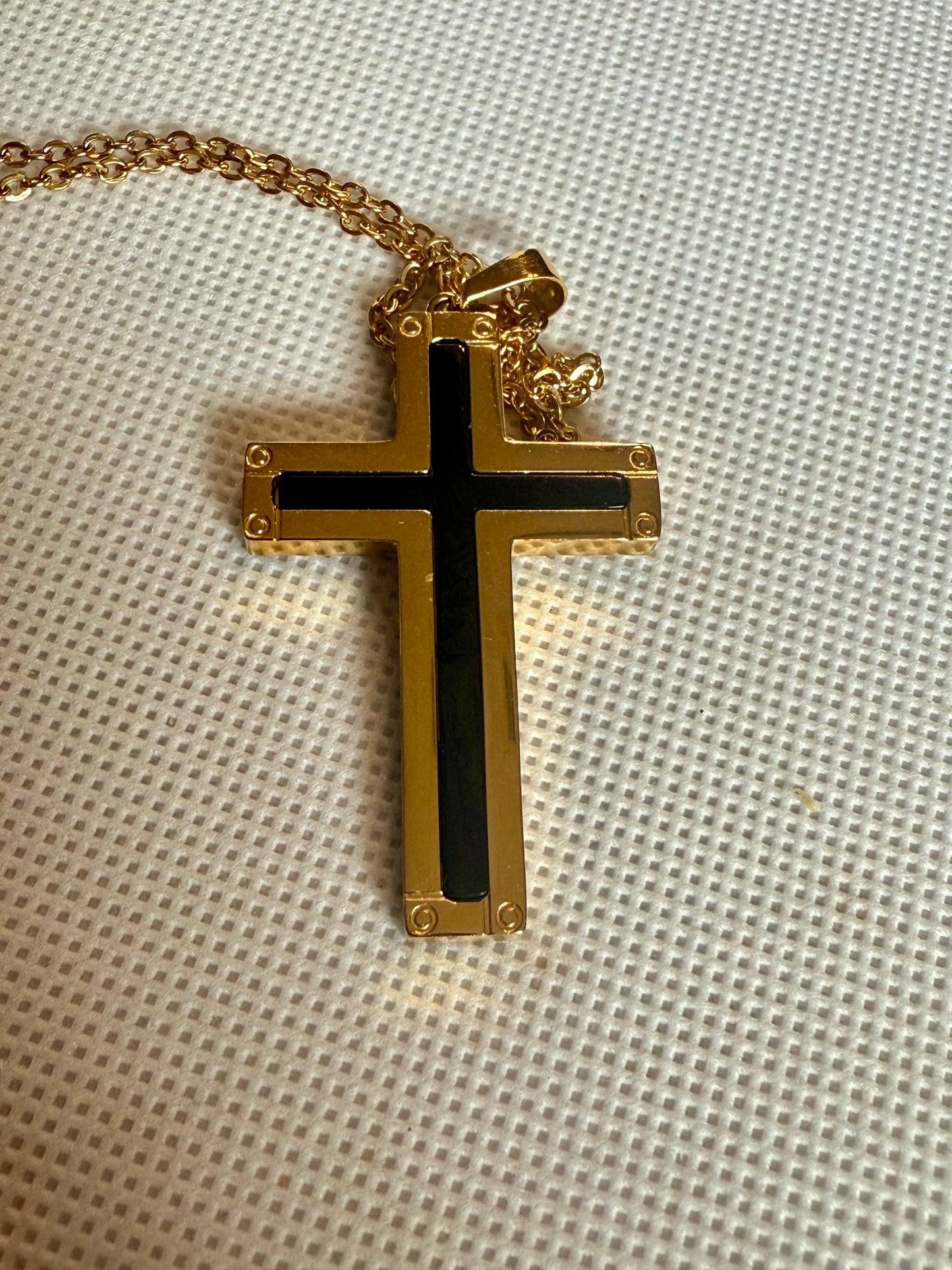Cross Dangle Necklace!