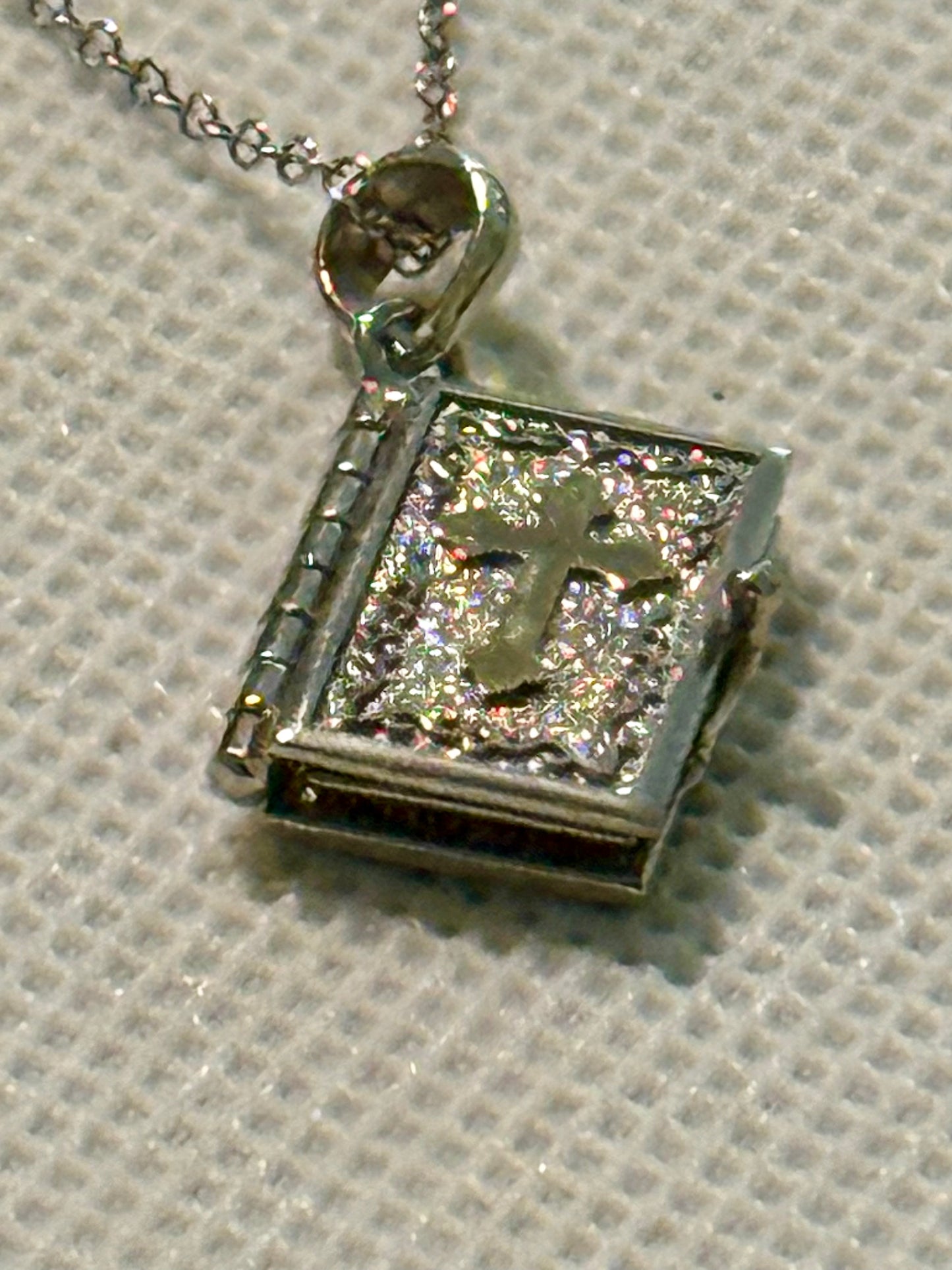 Cross/Bible Necklace!