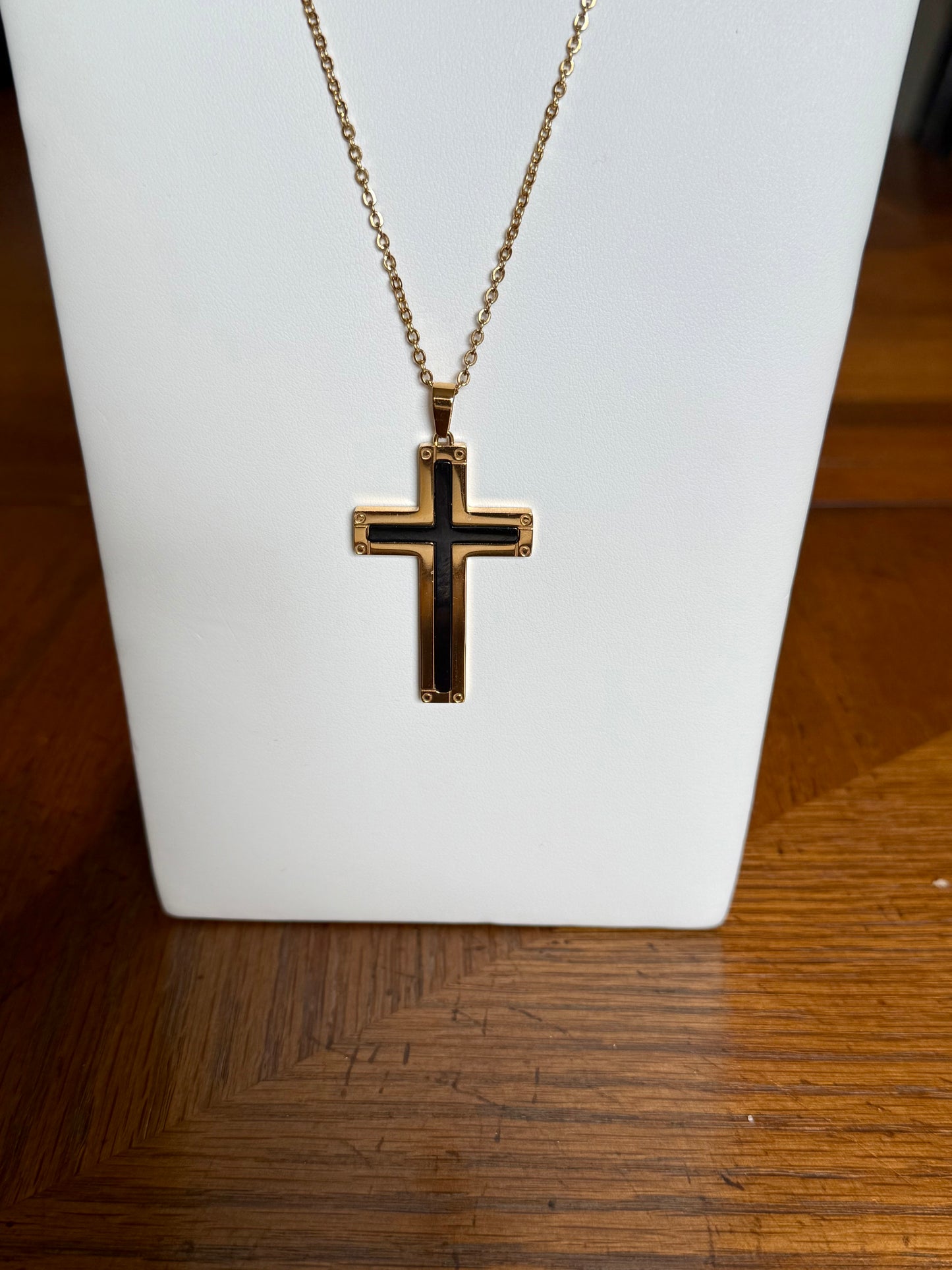 Cross Dangle Necklace!