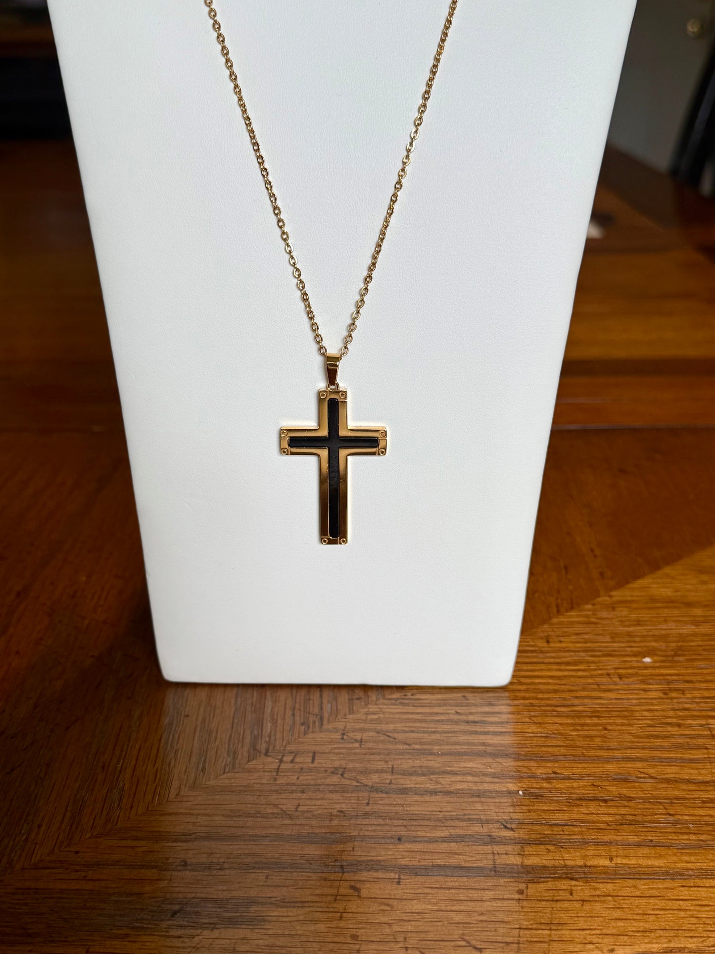 Cross Dangle Necklace!