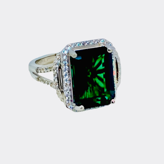 Emerald And White Sapphire Ring! 7