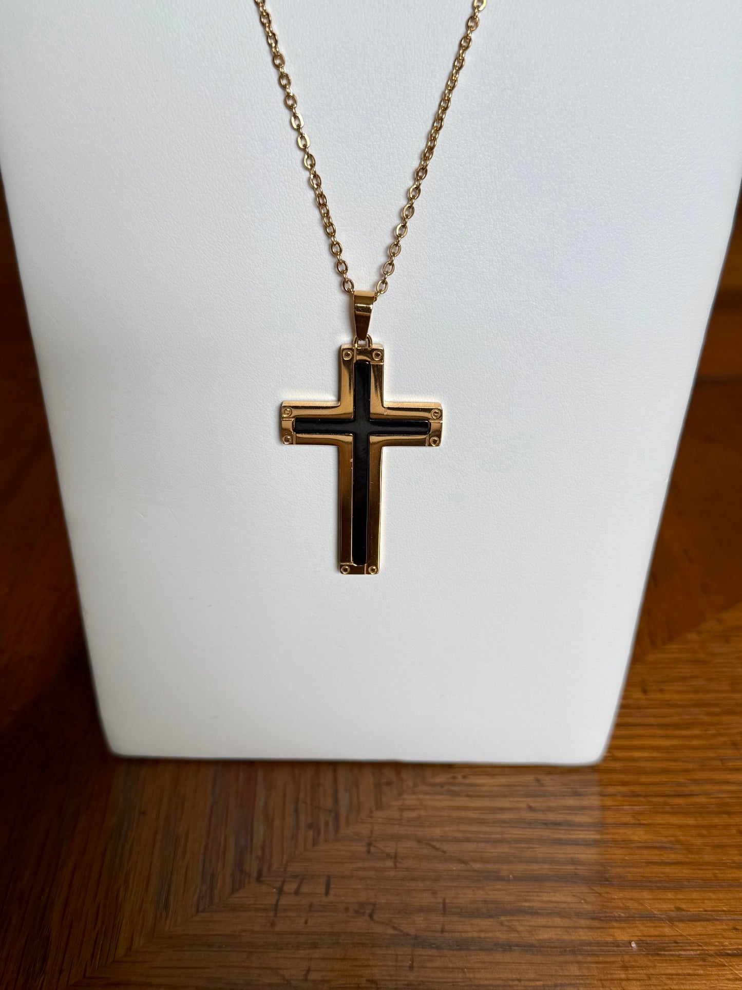 Cross Dangle Necklace!