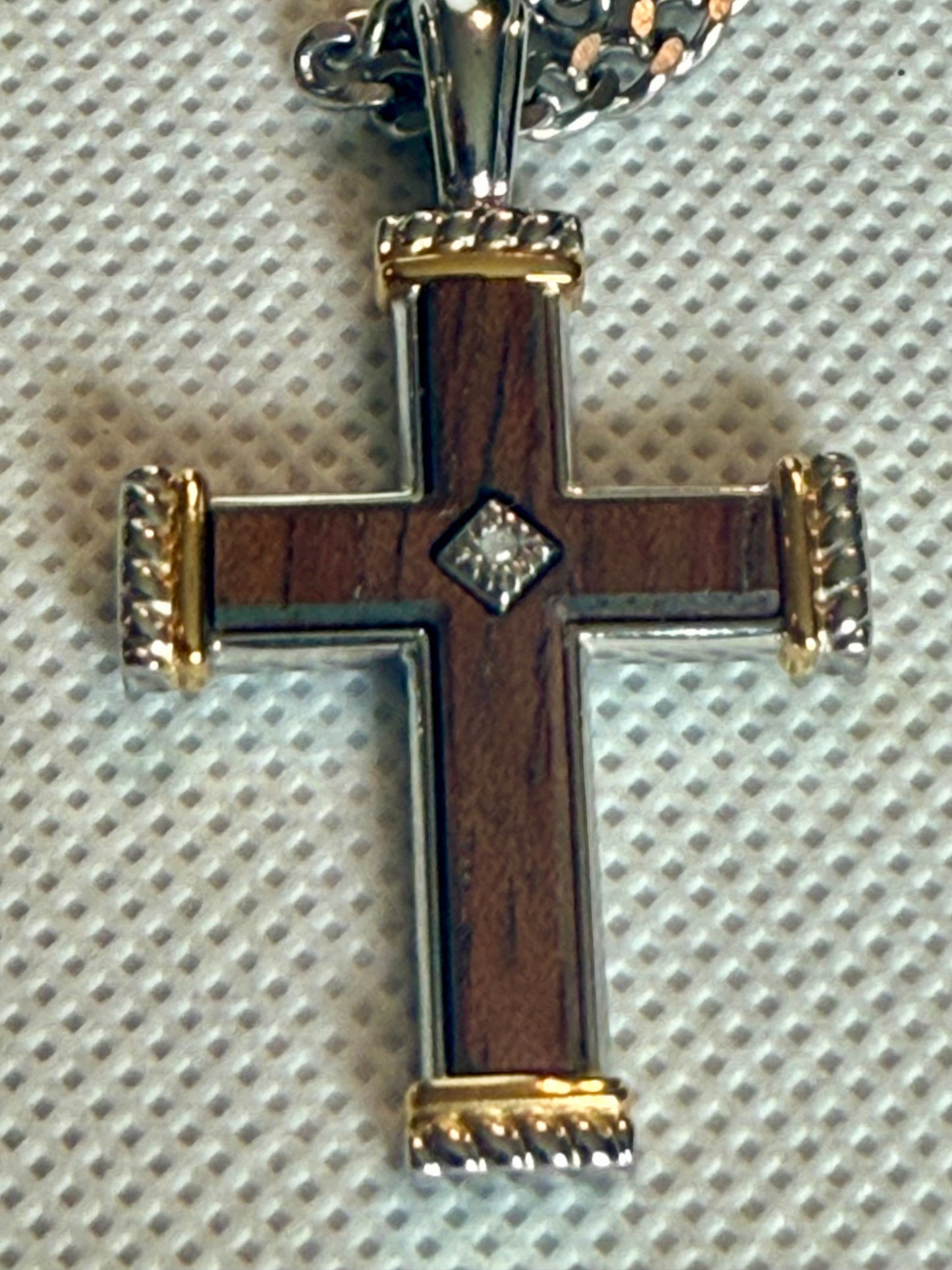 Cross Pendant Chain Necklace!