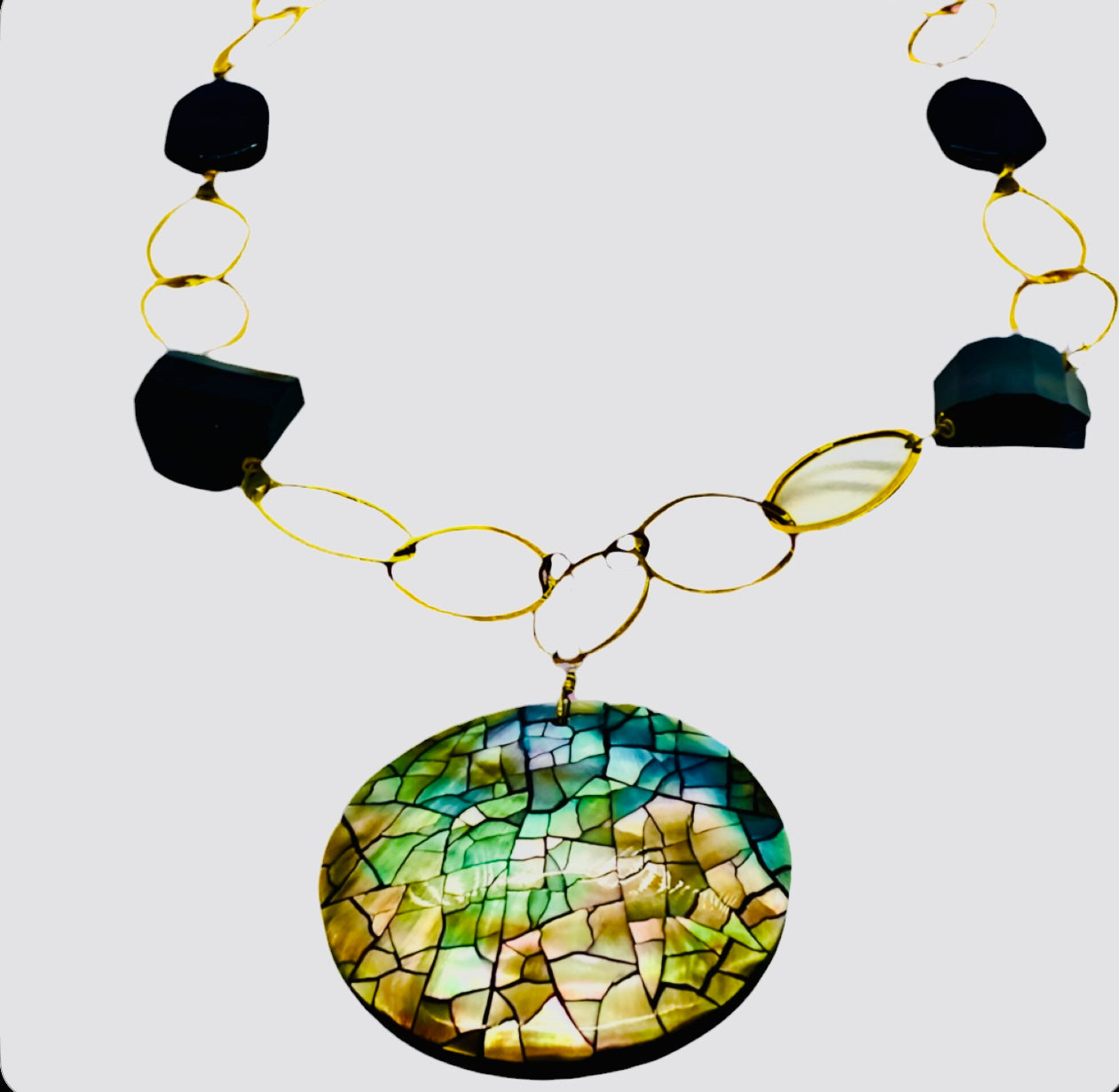 Elegant Ladies Necklace!!