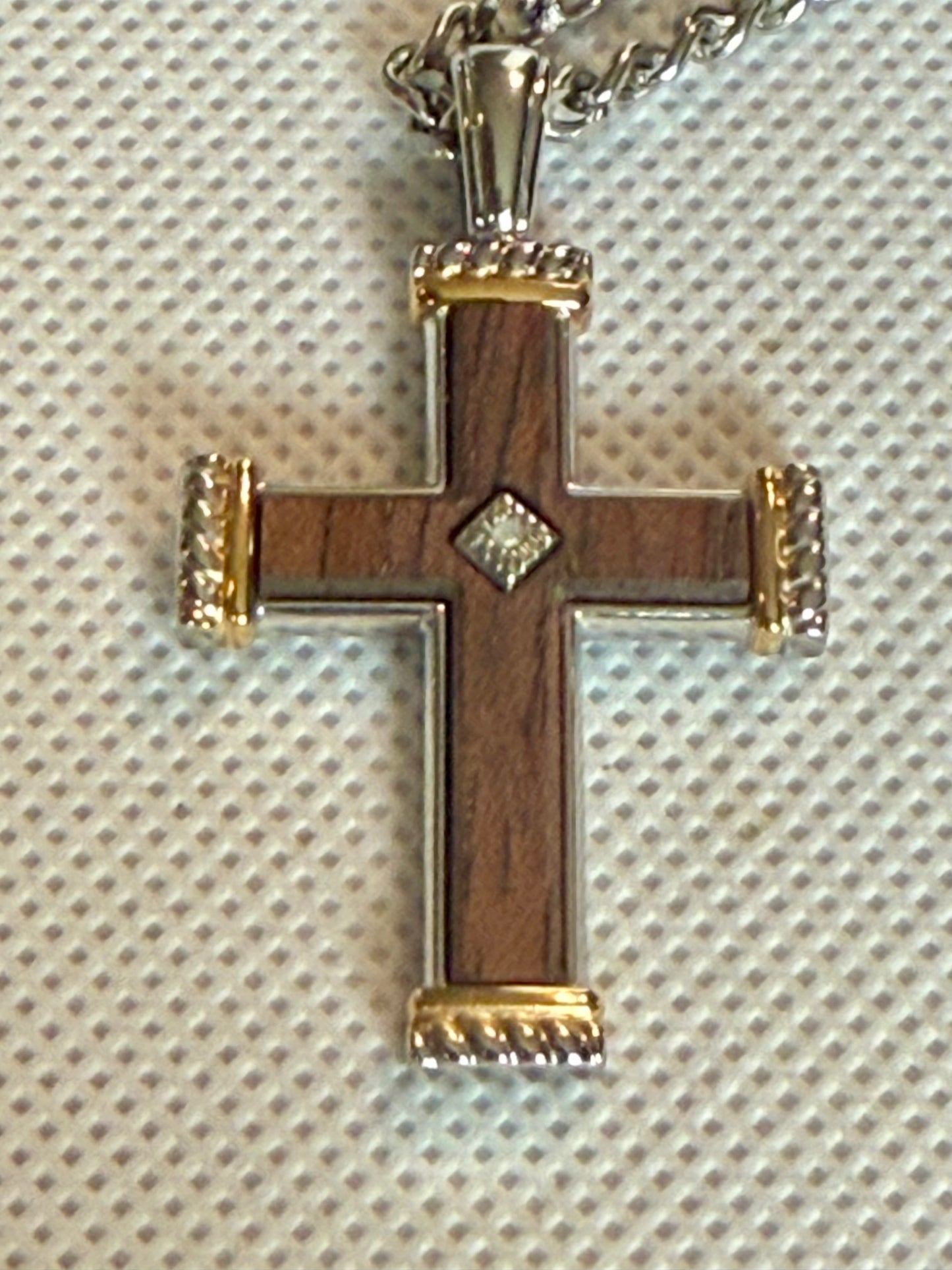 Cross Pendant Chain Necklace!