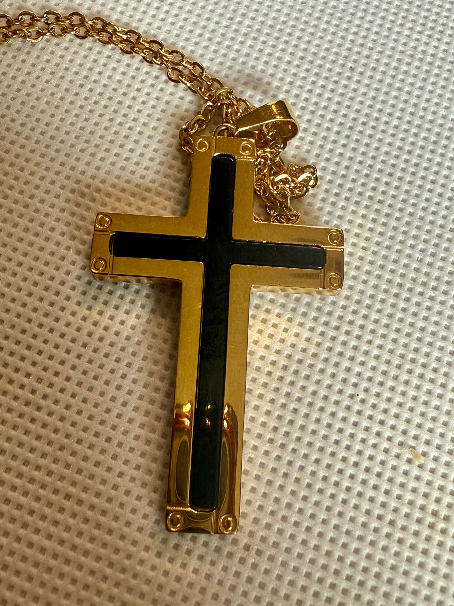 Cross Dangle Necklace!