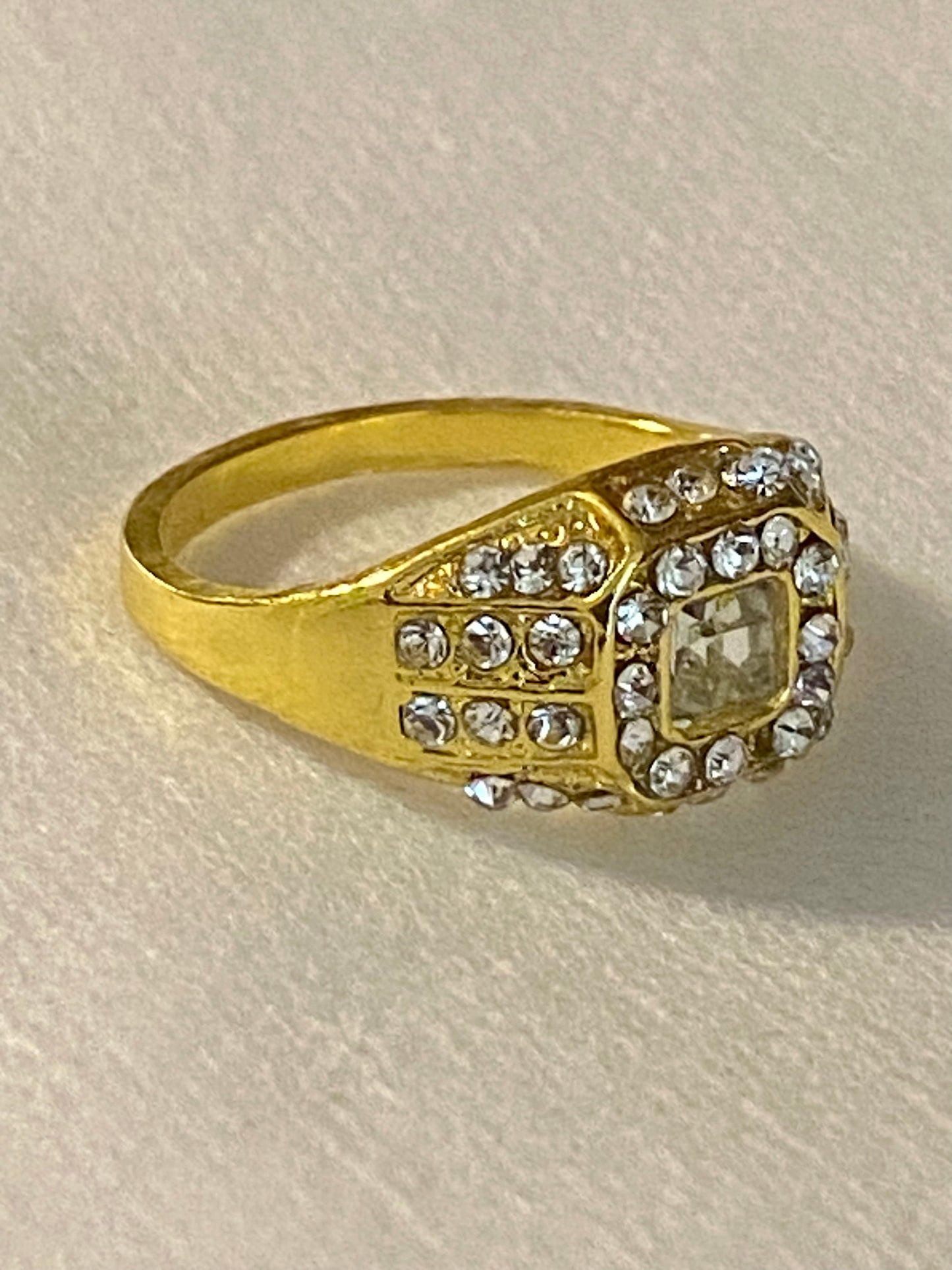 Vintage Rhinestones Ring!