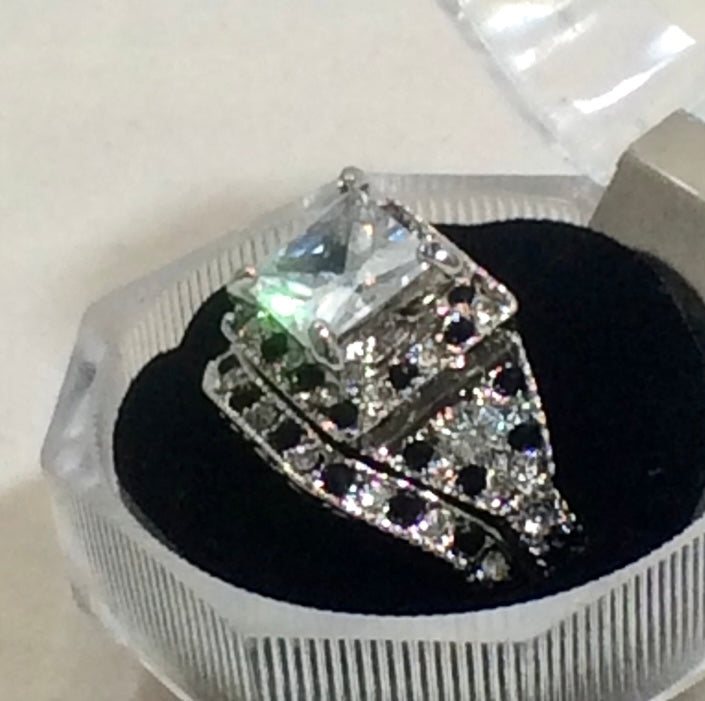 Ladies Wedding Ring Set!