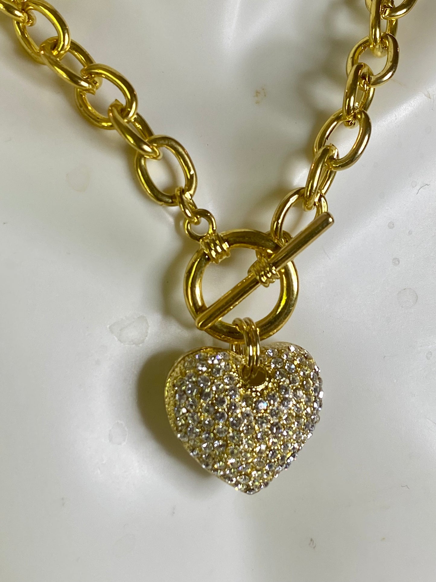 Ladies Heart Pendant Necklace!