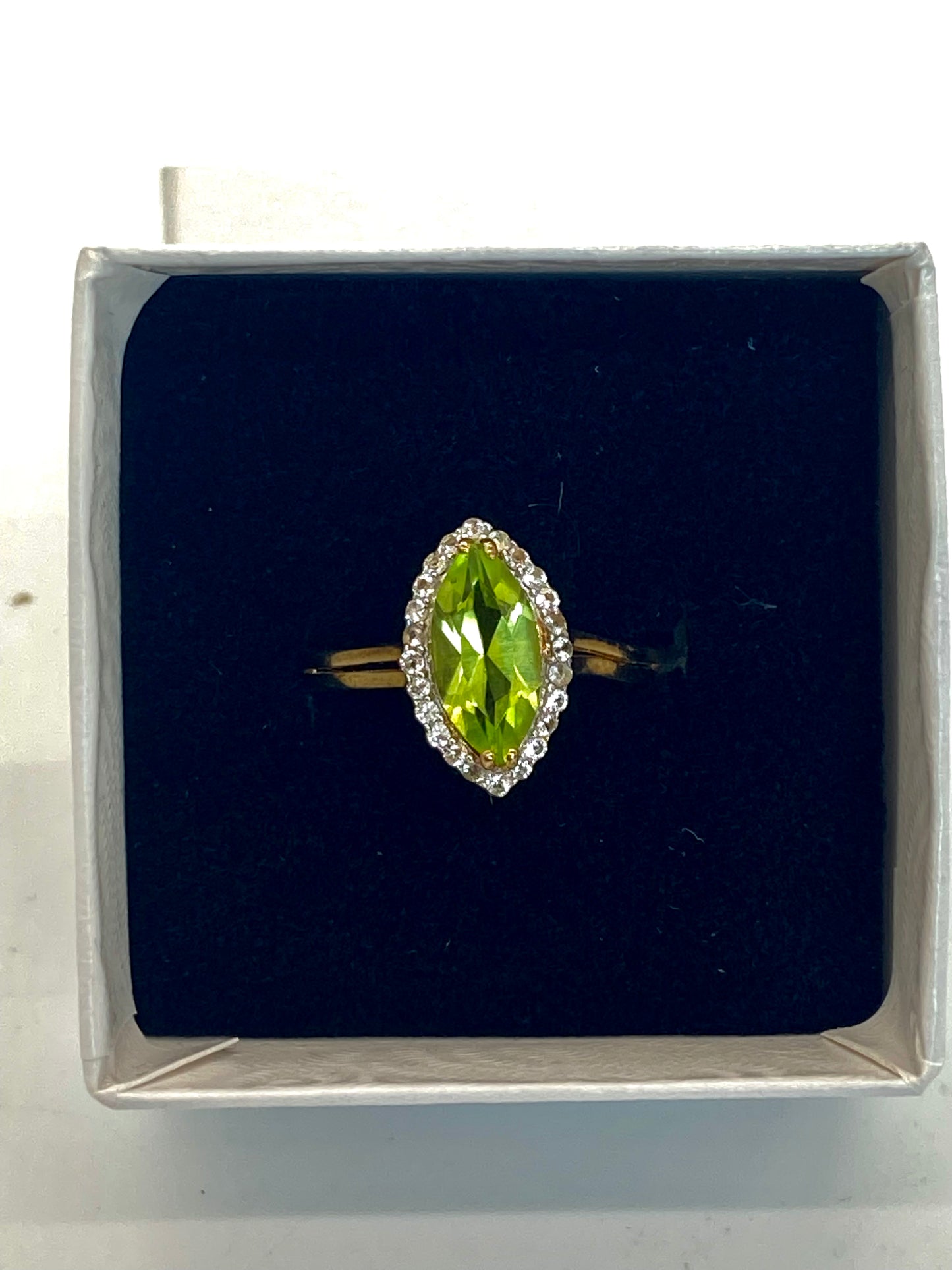 Peridot And White Topaz Ring! 7