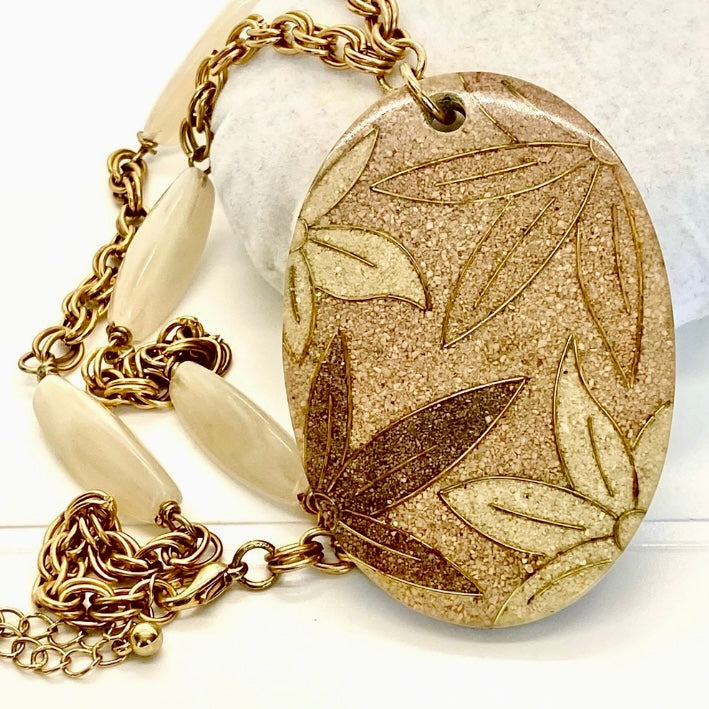 Ladies Leaf Themed Necklace!