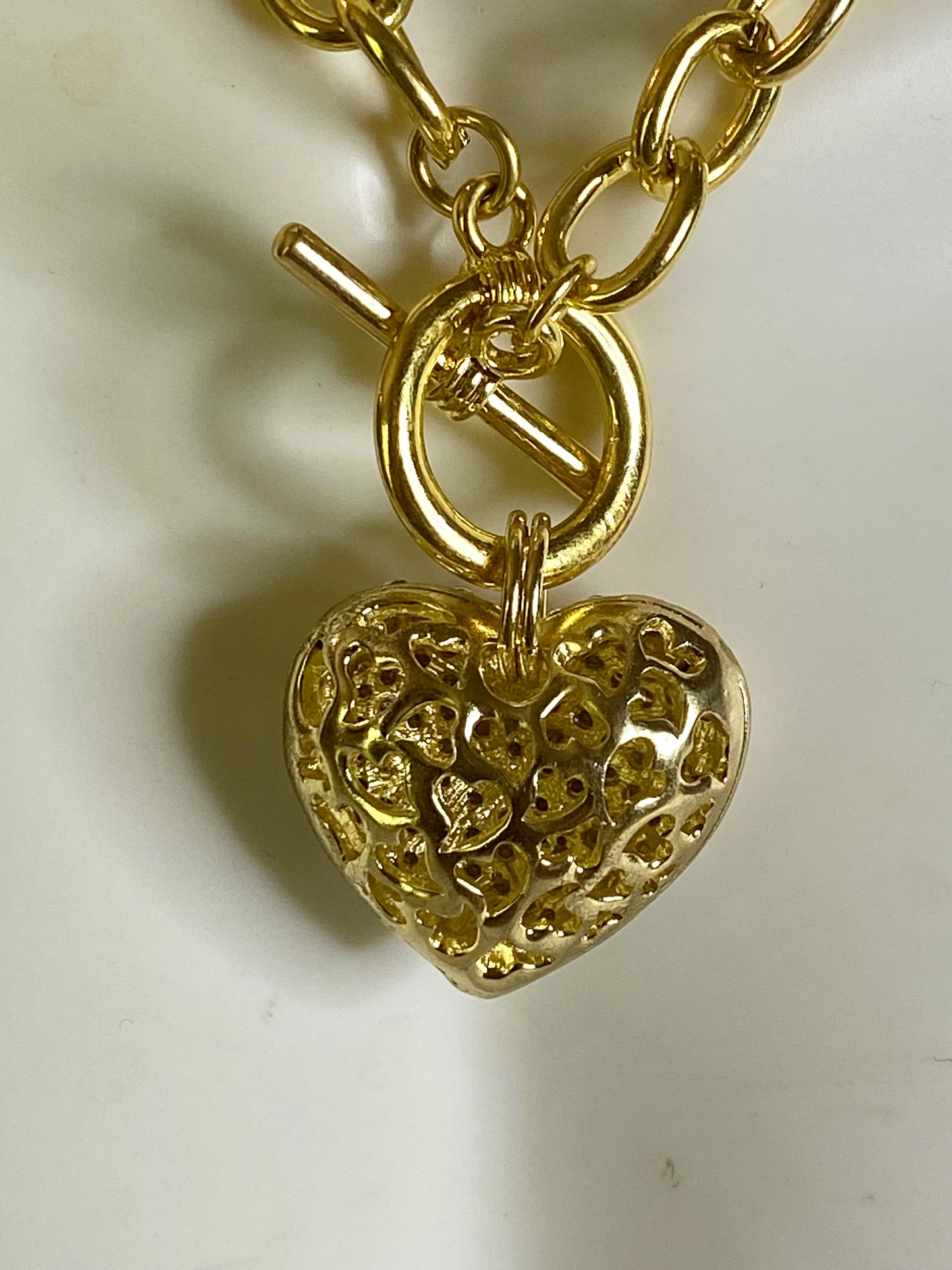 Ladies Heart Pendant Necklace!