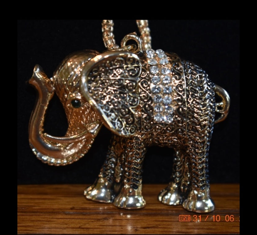 Elephant Pendant Necklace!