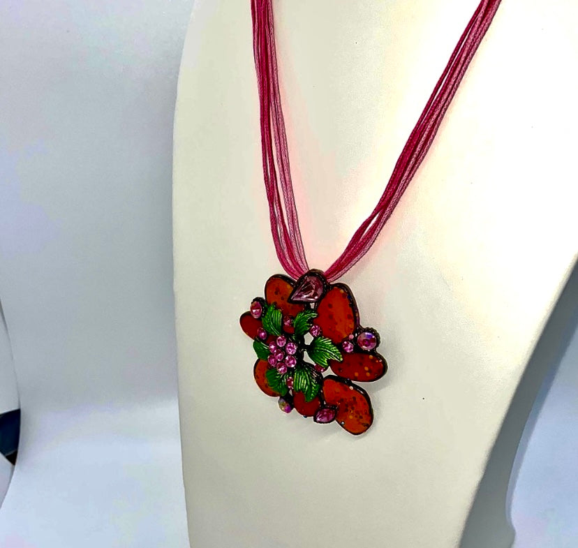 Floral Pendant Necklace!