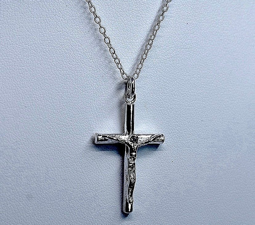 White-Gold Plated Cross Pendant Necklace!