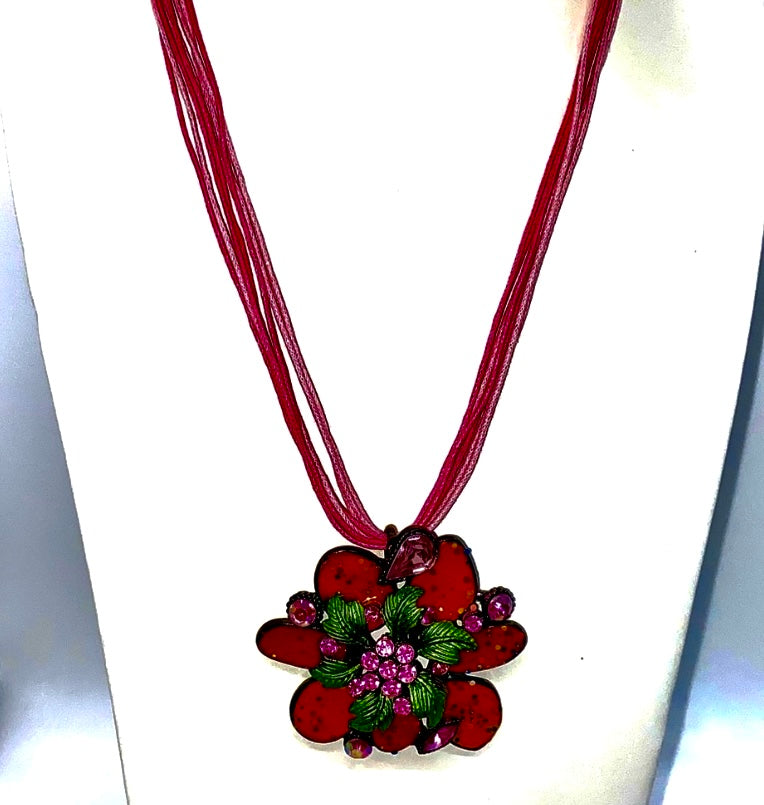 Floral Pendant Necklace!