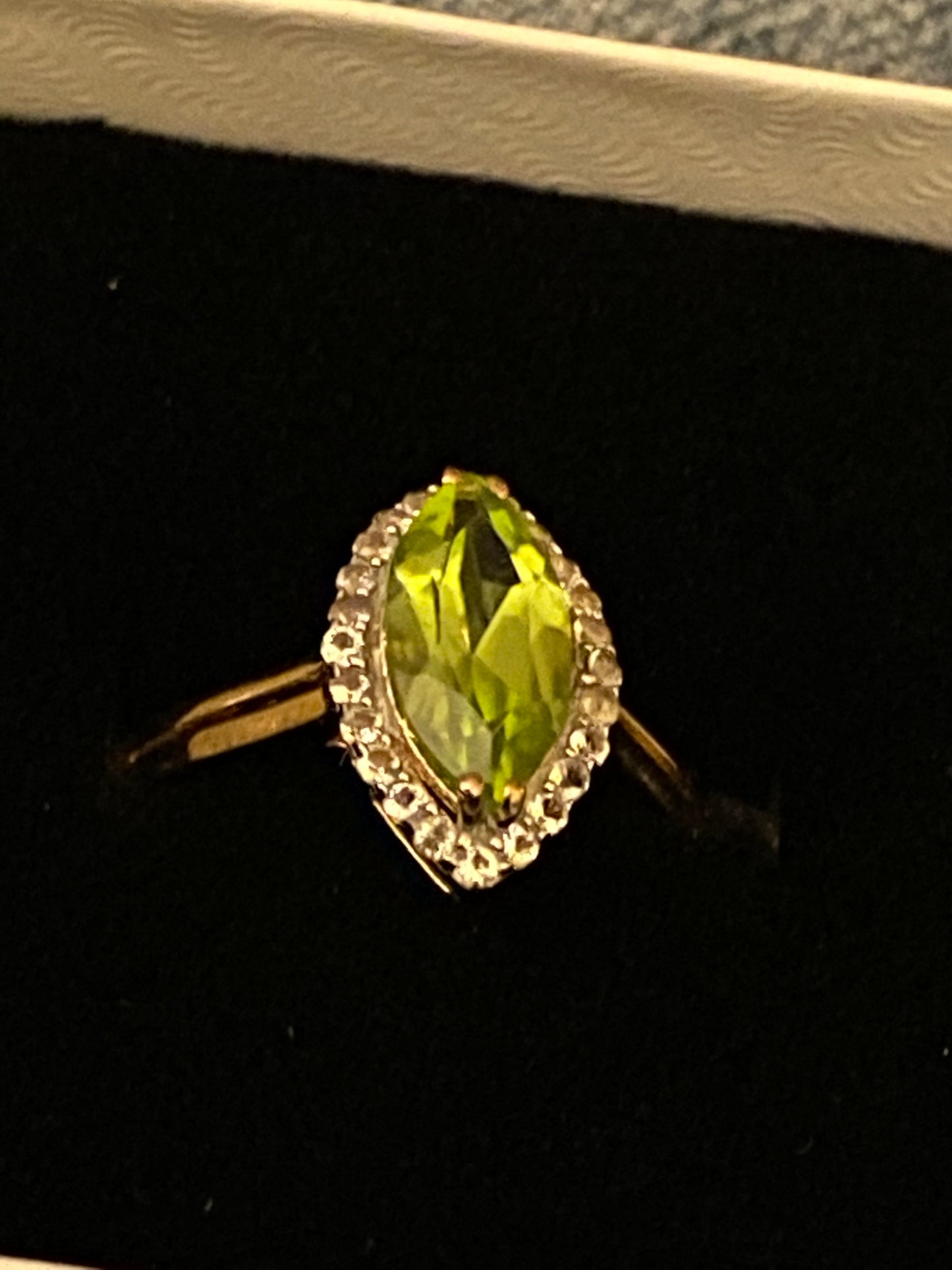 Peridot And White Topaz Ring! 7