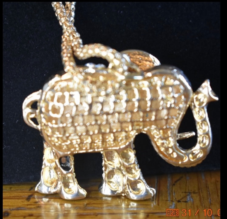 Elephant Pendant Necklace!