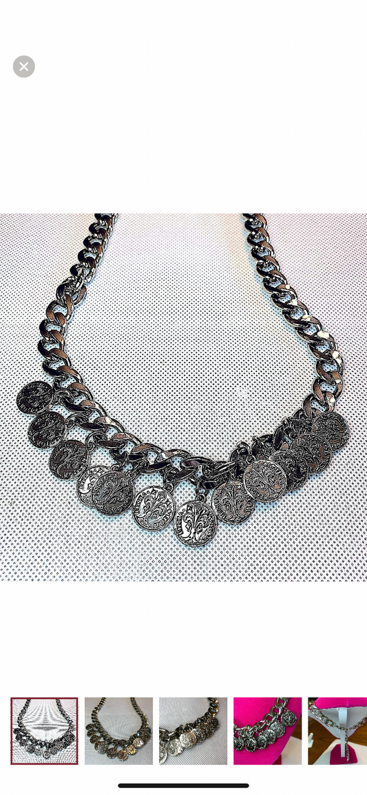 Silver Plated Pendant Necklace!