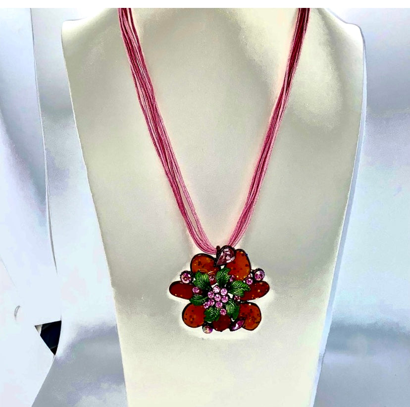 Floral Pendant Necklace!