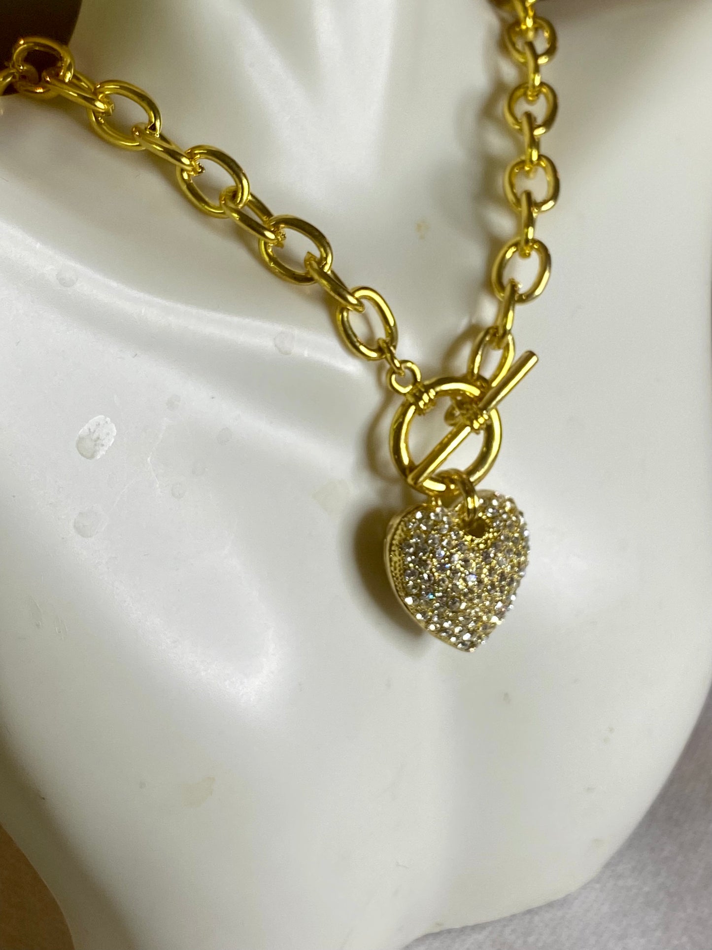 Ladies Heart Pendant Necklace!