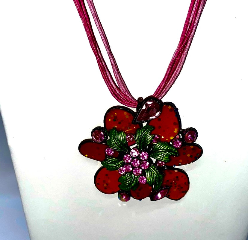 Floral Pendant Necklace!