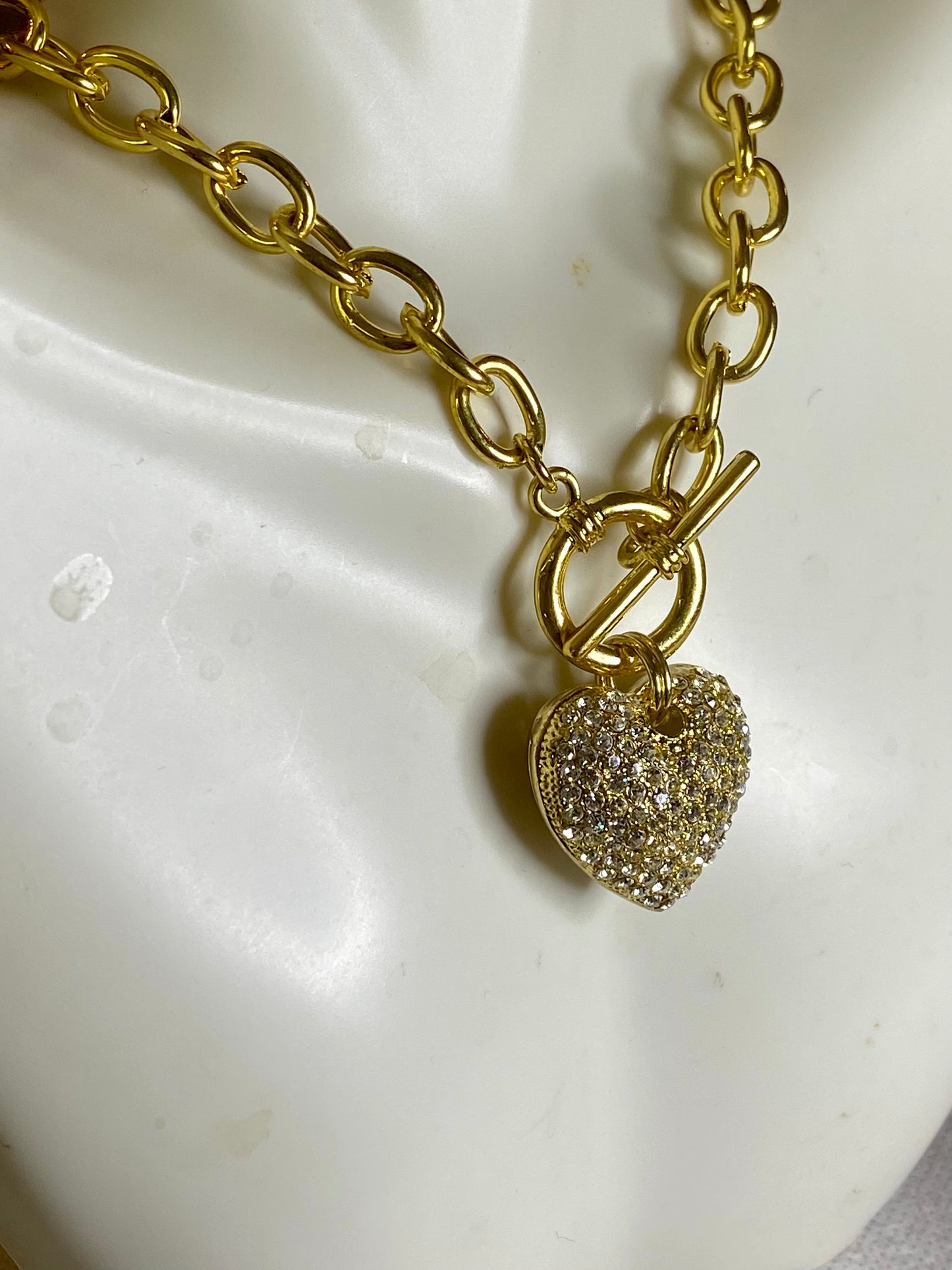 Ladies Heart Pendant Necklace!