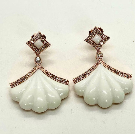 Ladies Fan Dangle Earrings!