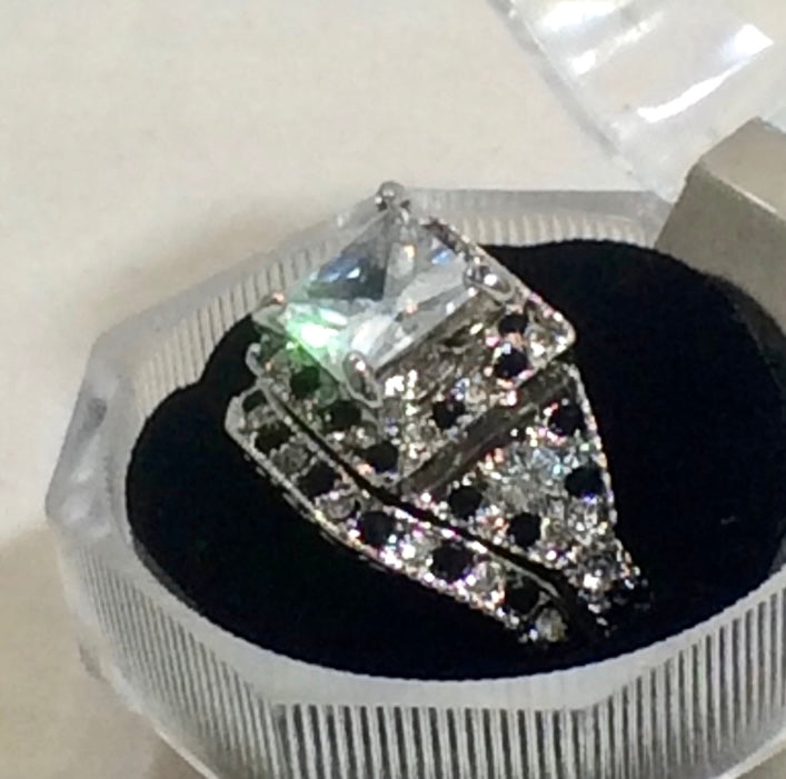 Ladies Wedding Ring Set!