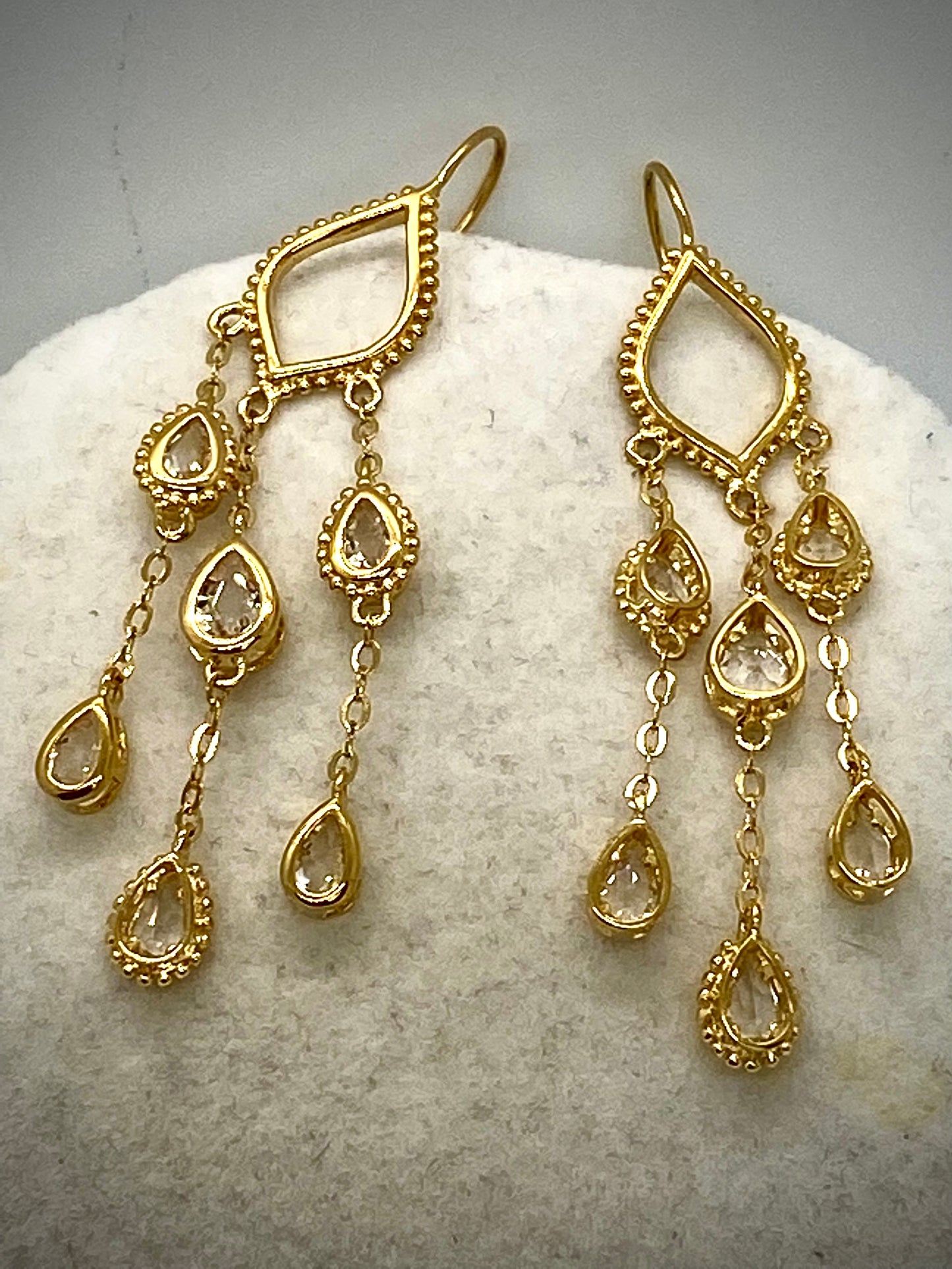 Women’s Chandelier Earrings!