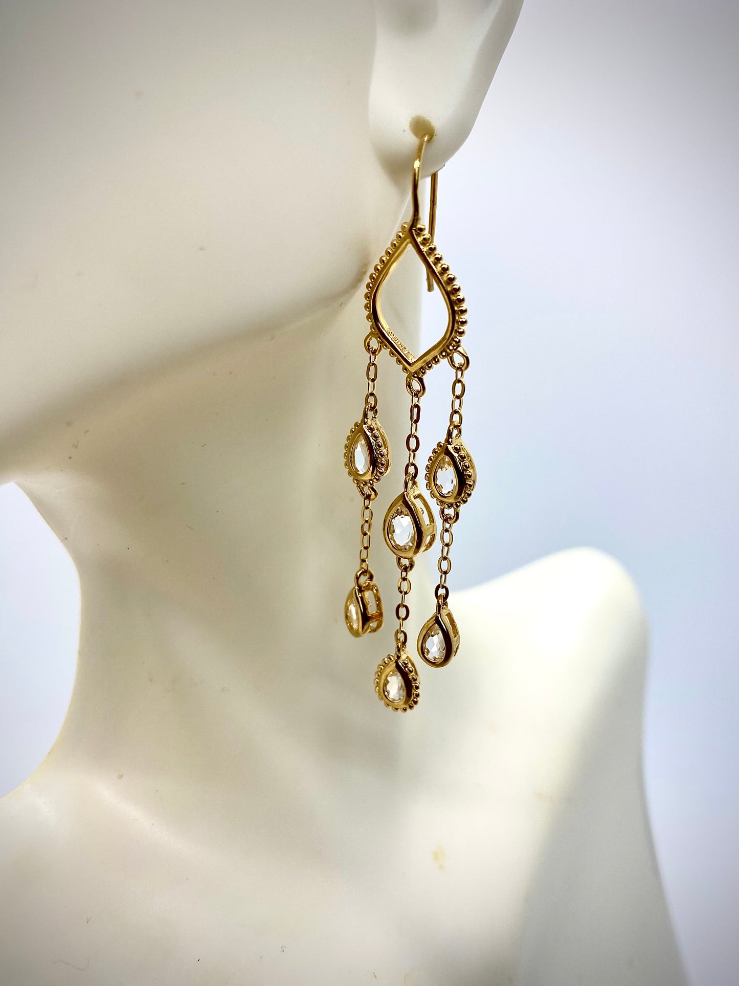 Women’s Chandelier Earrings!