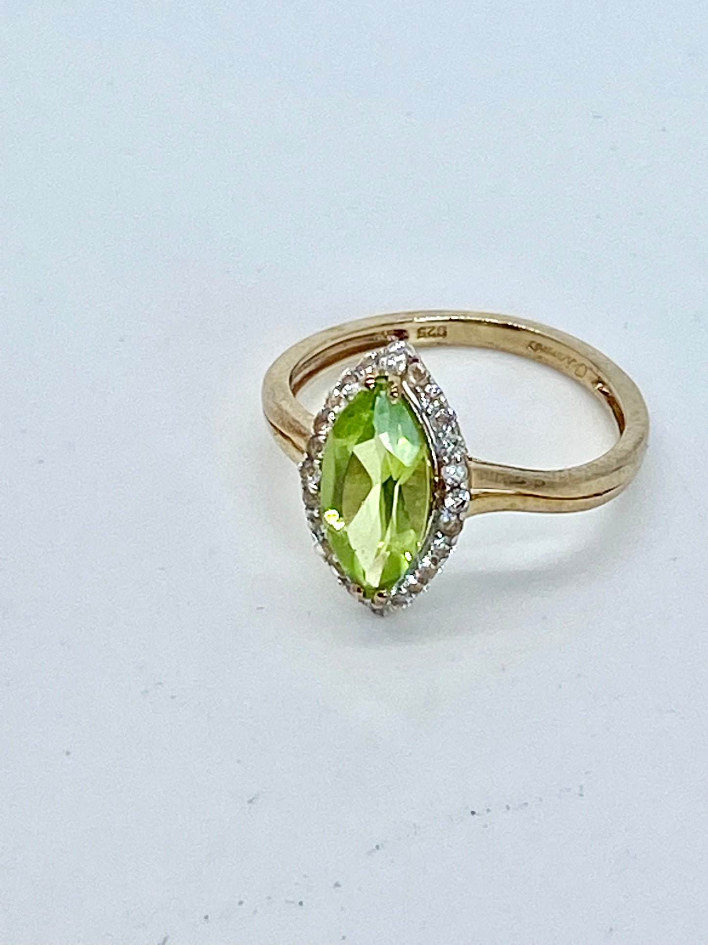 Peridot And White Topaz Ring! 7