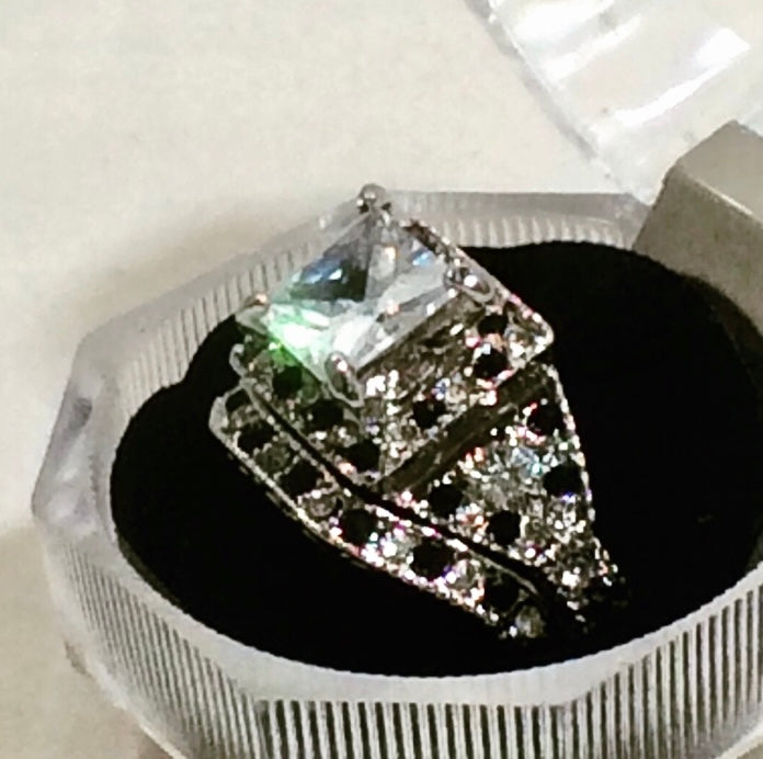 Ladies Wedding Ring Set!