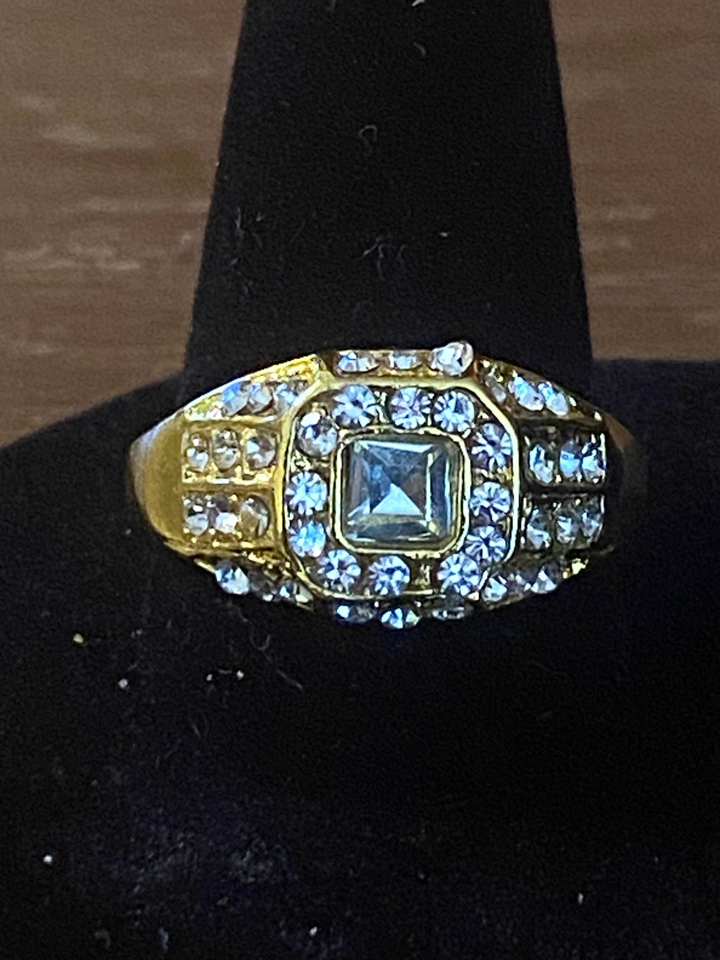 Vintage Rhinestones Ring!